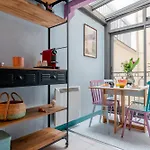 Lovely Center Residence